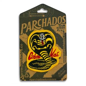 fotoproducto_parchados_patches_s102_cobra_kai_empaque