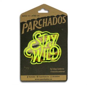 fotoproducto_parchados_patches_s101_empaque_stay_wild_neon
