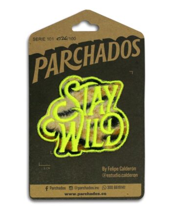 fotoproducto_parchados_patches_s101_empaque_stay_wild_neon