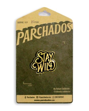 fotoproducto_pin_stay_wild_parchados_empaque