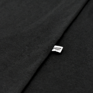 camiseta_oversize_basica_negra_bandera_parchados