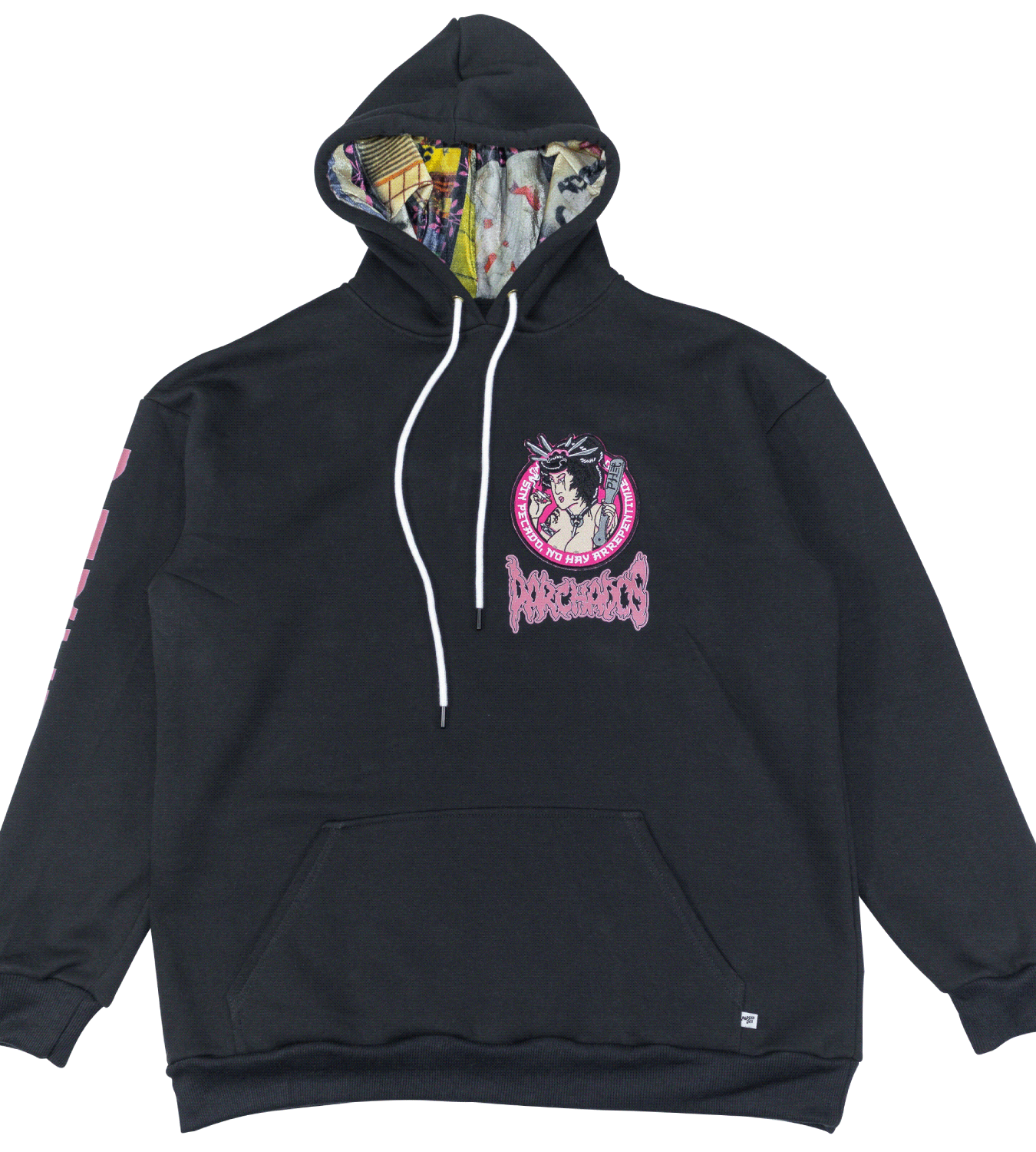 hoodie_oversize_negro_coleccion_pecado_parchados_frente_manga_abierta