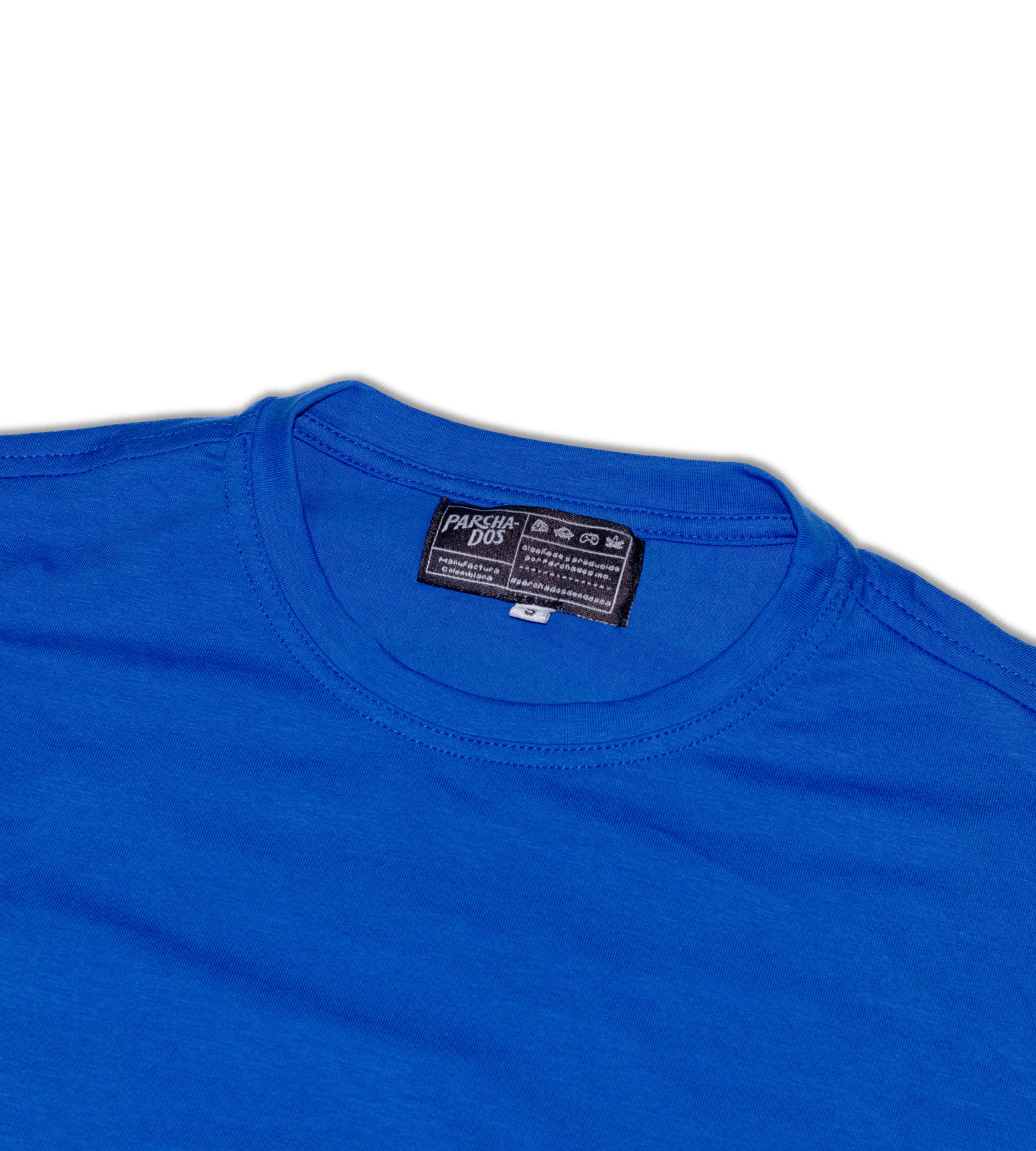 camiseta_oversize_basica_azul_rey_parchados_cuello_angulo