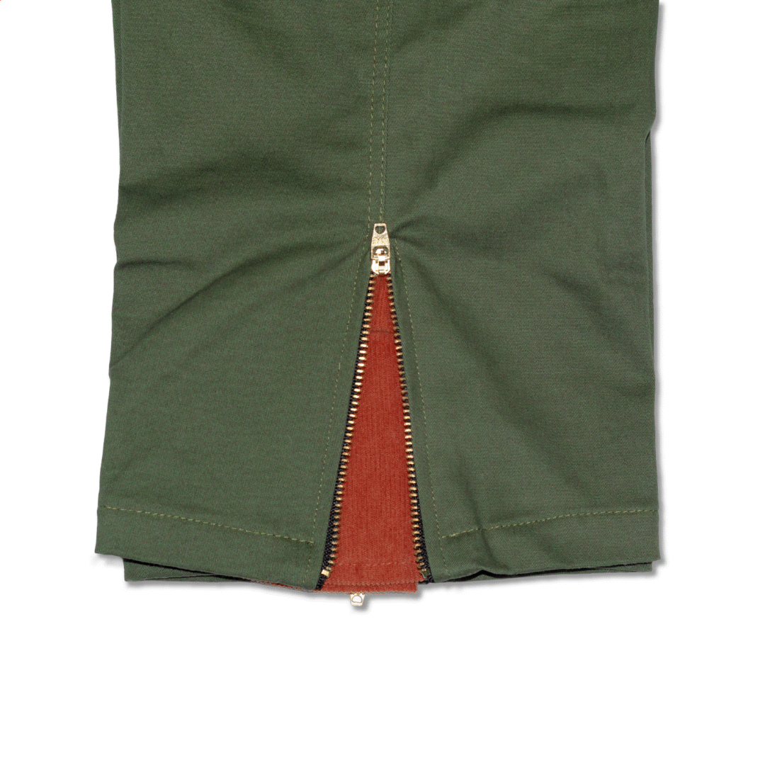 pantalones_rela_parchados_verde_bota_abierta